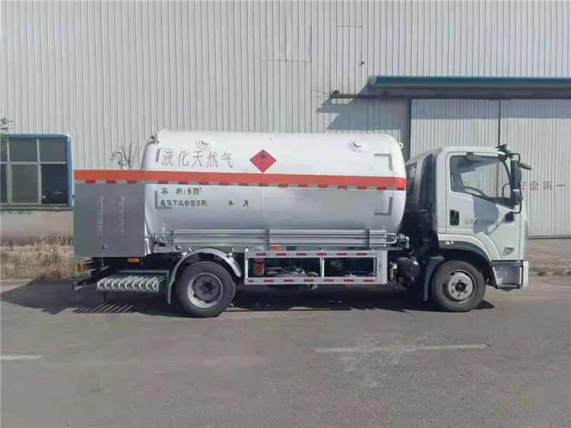 東風(fēng)專底單橋氣罐運輸車