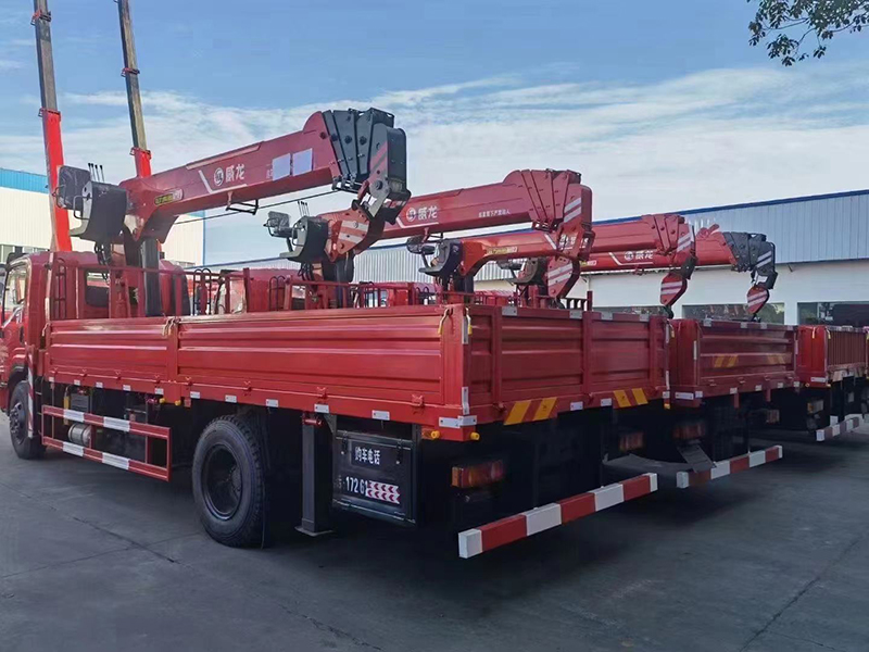 DFV5161JSQGP6D東風(fēng)D1單橋隨車(chē)吊