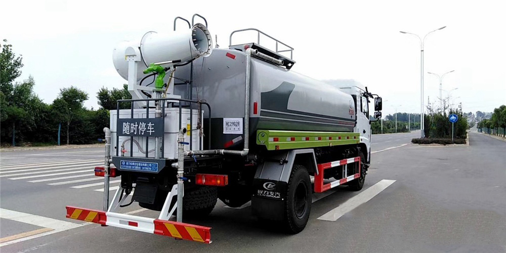 國(guó)六12-14方東風(fēng)專(zhuān)底 霧炮車(chē)30-50米