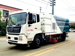 東風(fēng)天錦洗掃車(chē)國(guó)六