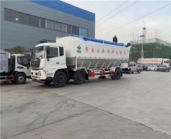 東風(fēng)天錦散裝飼料車 30-34方